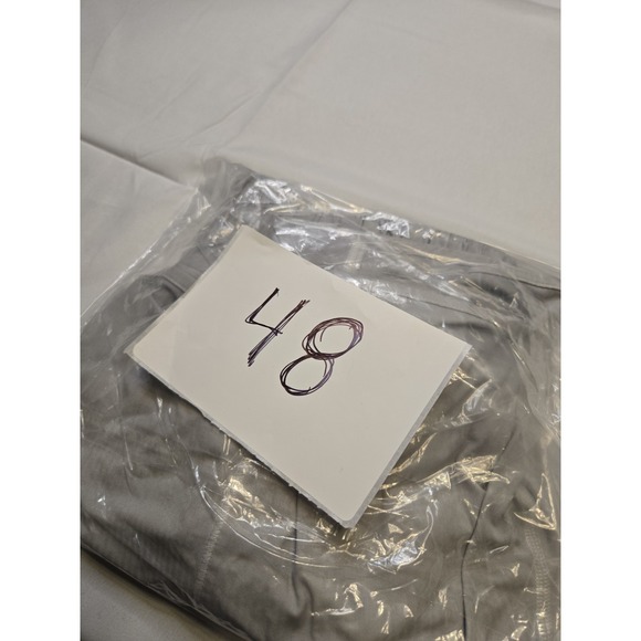 Lululemon Hotty Hot High-Rise Lined Short 4" size 4 light grey Workout Running - Picture 9 of 9